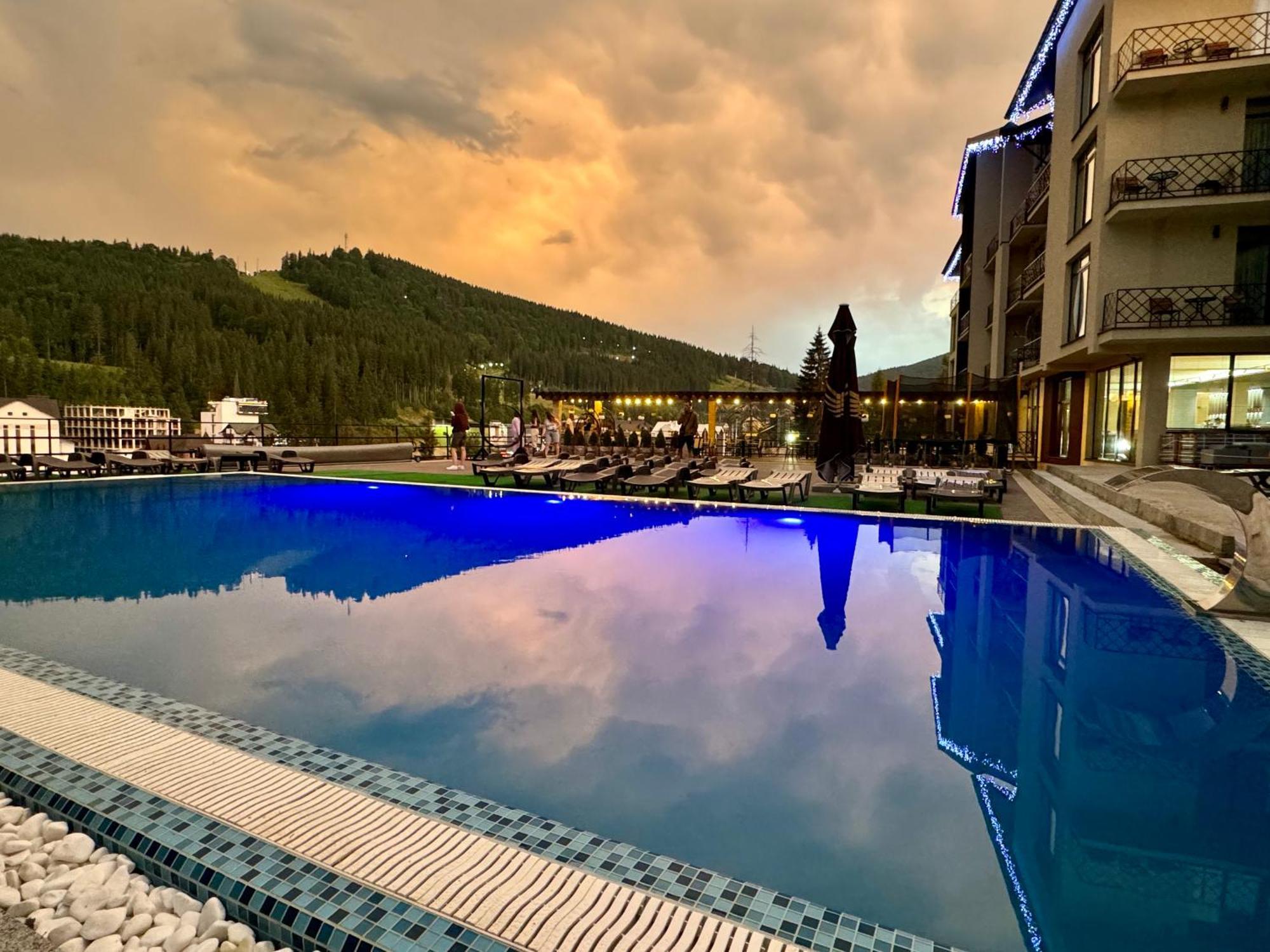 Gold Palace Wellness & Spa Bukovel Eksteriør billede